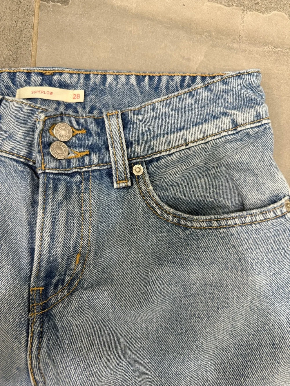 Levi's Lowrise Superlow Lightwash straight leg loose baggy blue denim jeans